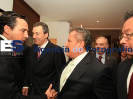 Enrique Agüera con empresarios - ES imagen agencia de fotografía