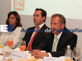 Enrique Agüera ponencia con empresarios  - ES imagen agencia de fotografía