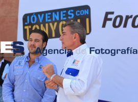 Antonio Gali, Puebla Unida jóvenes universitarios - ES imagen agencia de fotografía