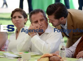 Agüera con empresarios  - ES imagen agencia de fotografía