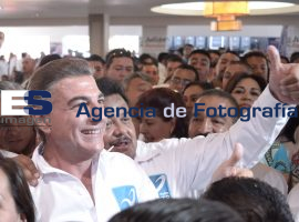 Gali con bases del magisterio  - ES imagen agencia de fotografía