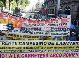 Caravana de Luchas sociales al DF  - ES imagen agencia de fotografía