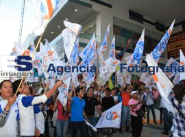 Porras de los candidatos durante el debate - ES imagen agencia de fotografía