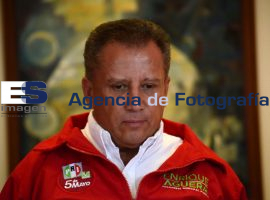 Ivonne Ortega acompaña a Enrique Agüera - ES imagen agencia de fotografía