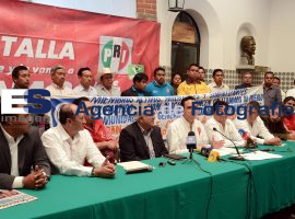 Desertan panistas y perredistas  - ES imagen agencia de fotografía