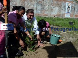 Gali en Agua Santa  - ES imagen agencia de fotografía