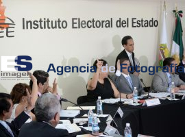 IEE debate detalles del conteo de votos  - ES imagen agencia de fotografía