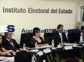 IEE da inicio a la jornada electoral - ES imagen agencia de fotografía