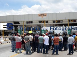 Cierran caseta de Amozoc  - ES imagen agencia de fotografía