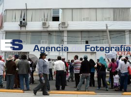 Se manifiestan habitantes de Coronango en el IEE  - ES imagen agencia de fotografía