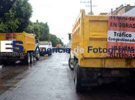 Lluvias de temporada paralizan los trabajos en la 11 Sur  - ES imagen agencia de fotografía