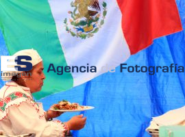 Miles de asistentes a la feria del Chile en Nogada  - ES imagen agencia de fotografía