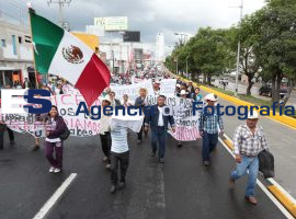 Habitantes de Atzizihuacan se manifiestan en el IEE - ES imagen agencia de fotografía