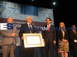 Recibe BUAP reconocimiento de acreditación institucional - ES imagen agencia de fotografía