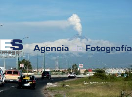 Fumarola del Popocatépetl 18 de agosto - ES imagen agencia de fotografía