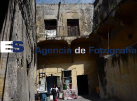 Casonas abandonadas del centro  - ES imagen agencia de fotografía