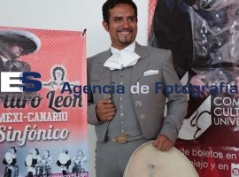Concierto Arturo León, Ballet Folklorico  y Orquesta Sinfónica en el CCU - ES imagen agencia de fotografía