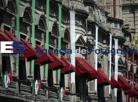 Adornos sobre palacio  - ES imagen agencia de fotografía
