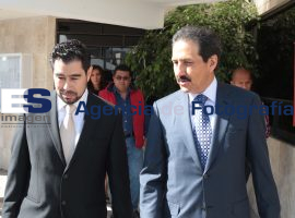 Acude Alfonso Esparza a informe y toma de protesta en la FCC de la BUAP - ES imagen agencia de fotografía