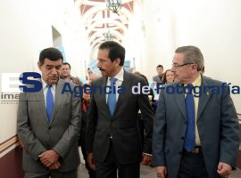 Esparza se registra como candidato a rector  - ES imagen agencia de fotografía
