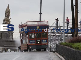 Instalan gradas en Los Fuertes - ES imagen agencia de fotografía