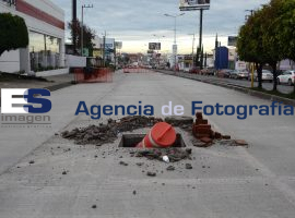 Avanza sustitución por concreto hidráulico en Calzada Zavaleta  - ES imagen agencia de fotografía