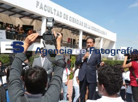 Visita Alfonso Esparza la Facultad de Ciencias de la Comunicación - ES imagen agencia de fotografía
