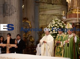 Misa por la paz en medio oriente  - ES imagen agencia de fotografía