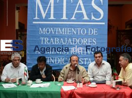 Trabajadores sindicalistas en rueda de prensa  - ES imagen agencia de fotografía