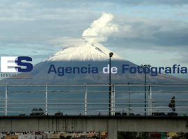 Amanece necado el Popocatépetl - ES imagen agencia de fotografía