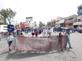 Marchan estudiantes para conmemorar 2 de Octubre - ES imagen agencia de fotografía