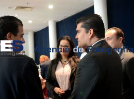 ST busca ampliar al sector formal de trabajadores  - ES imagen agencia de fotografía