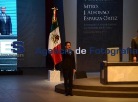 Alfonso Esparza toma protesta como rector  - ES imagen agencia de fotografía