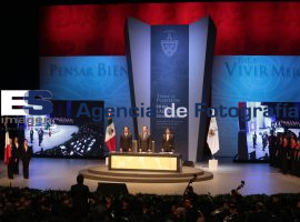 Alfonso Esparsa toma protesta como rector de la BUAP - ES imagen agencia de fotografía