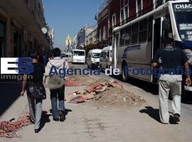 la 10 piniente; obra deficiente  - ES imagen agencia de fotografía