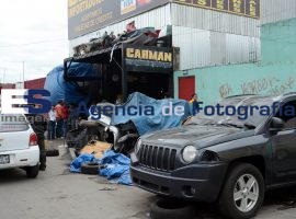 La 46 poniente; foco rojo  - ES imagen agencia de fotografía