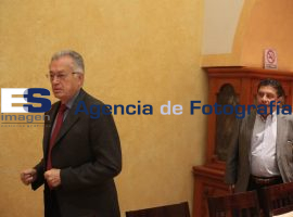 Defiende Bartlett su postura - ES imagen agencia de fotografía