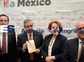 Roque Villanueva presenta libro  - ES imagen agencia de fotografía