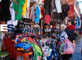 Turista en El Parian 2013 - ES imagen agencia de fotografía