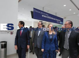 Recorrido en la Biblioteca Central de la BUAP - ES imagen agencia de fotografía