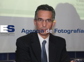 Ángel Trinidad Zaldivar, del IFAI, en la IBERO - ES imagen agencia de fotografía