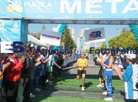 Pedro Espinoza 1er lugar del Maratón Estrella de Puebla 2013 - ES imagen agencia de fotografía