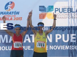 Ana Patricia Torresy Pedro Espinoza 1er lugar del Maratón Estrella de Puebla 2013 - ES imagen agencia de fotografía