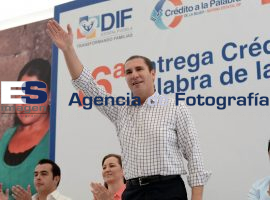 16 entrega de palabra a la mujer  - ES imagen agencia de fotografía