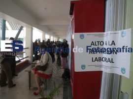 Cierran trabajadores oficinas de Conagua - ES imagen agencia de fotografía