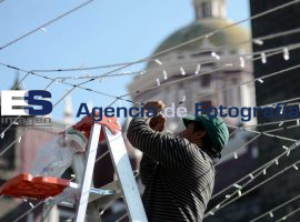 mantenimiento a luminaria  - ES imagen agencia de fotografía