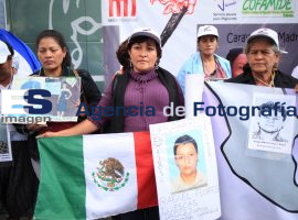 Caravana de madres migrantes a su paso por Puebla - ES imagen agencia de fotografía