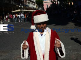 Santa en la ciudad  - ES imagen agencia de fotografía