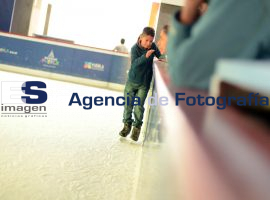 Pista de Hielo, opción de vacaciones   - ES imagen agencia de fotografía