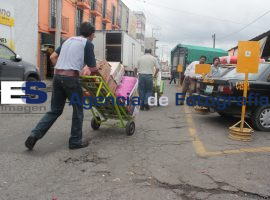 Baches alrededor de mercado La Acocota - ES imagen agencia de fotografía